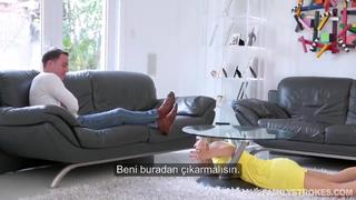 Üşüyen annesini isıtıyor (türkçe altyazılı) watch online