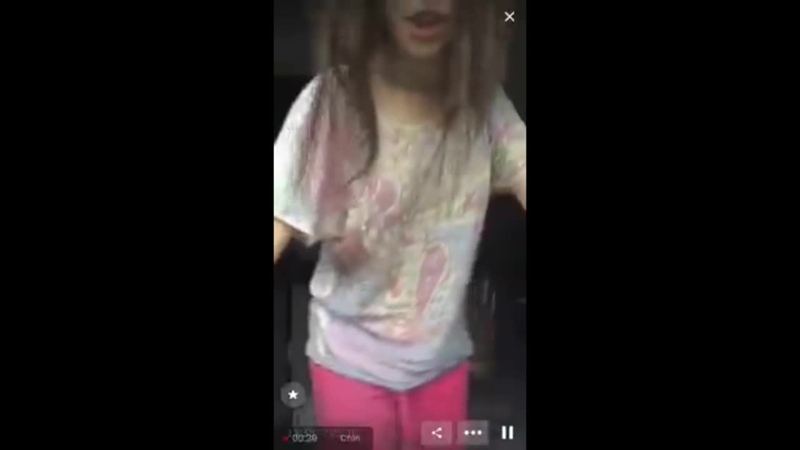 Loli porn video – Разделась в школьном туалете | голая, секс, молодая, школа, sex, расческа, вписка, porn, домашка, periscope, офф, жмж