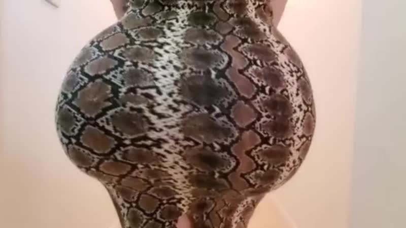 Один porn video – #секс сосед давно уже мечтал трахнут эту жопасту соседку и в один день жестко выебал ее