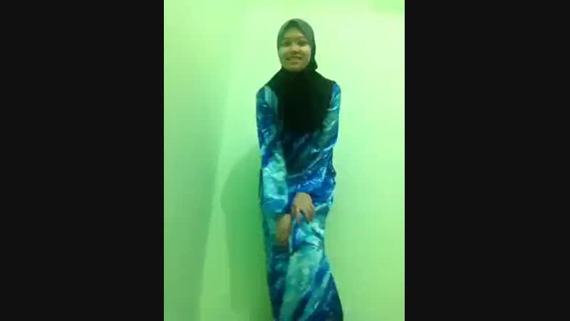 Selfie porn video – Indonesian hijab girl nude selfie