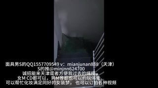 面具男沐沐接着回到家继续训练空中强制开腿戴锁强高榨汁训练- found videos